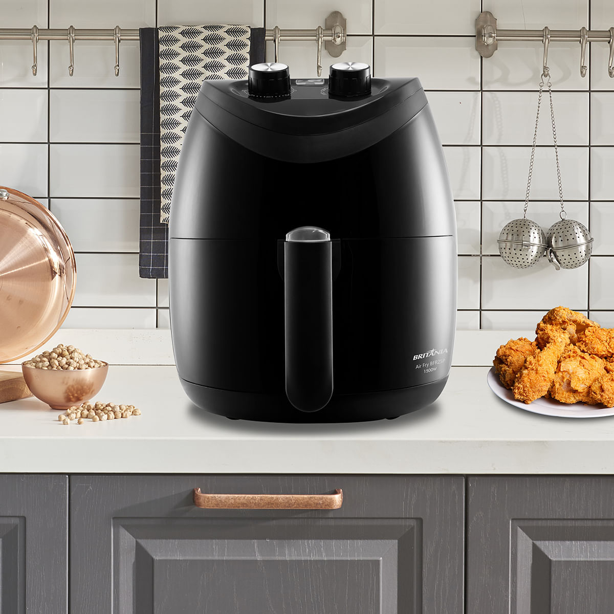 Air Fryer Britânia 3,5L Antiaderente 1500W BCAF40C 127V