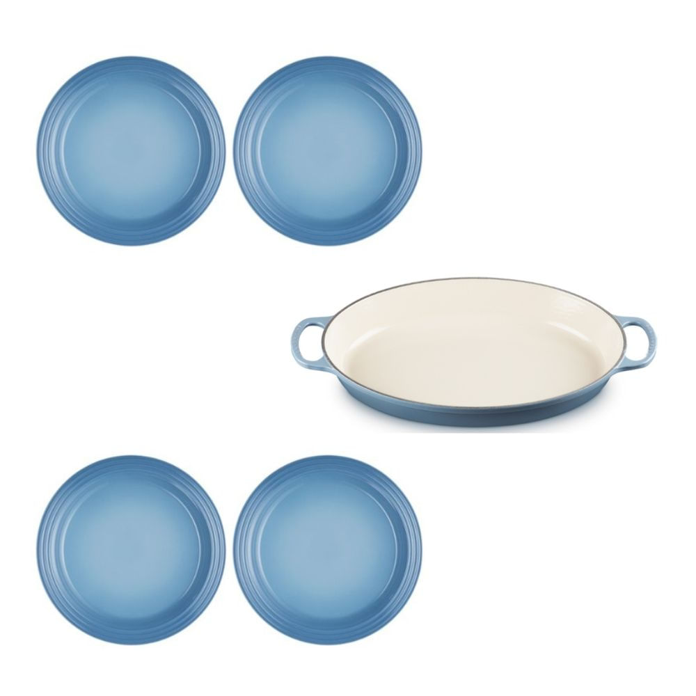 KIT LE CREUSET ASSADEIRA OVAL 36CM E 4 PRATOS RASOS 22CM EM CERÂMICA AZUL CHAMBRAY