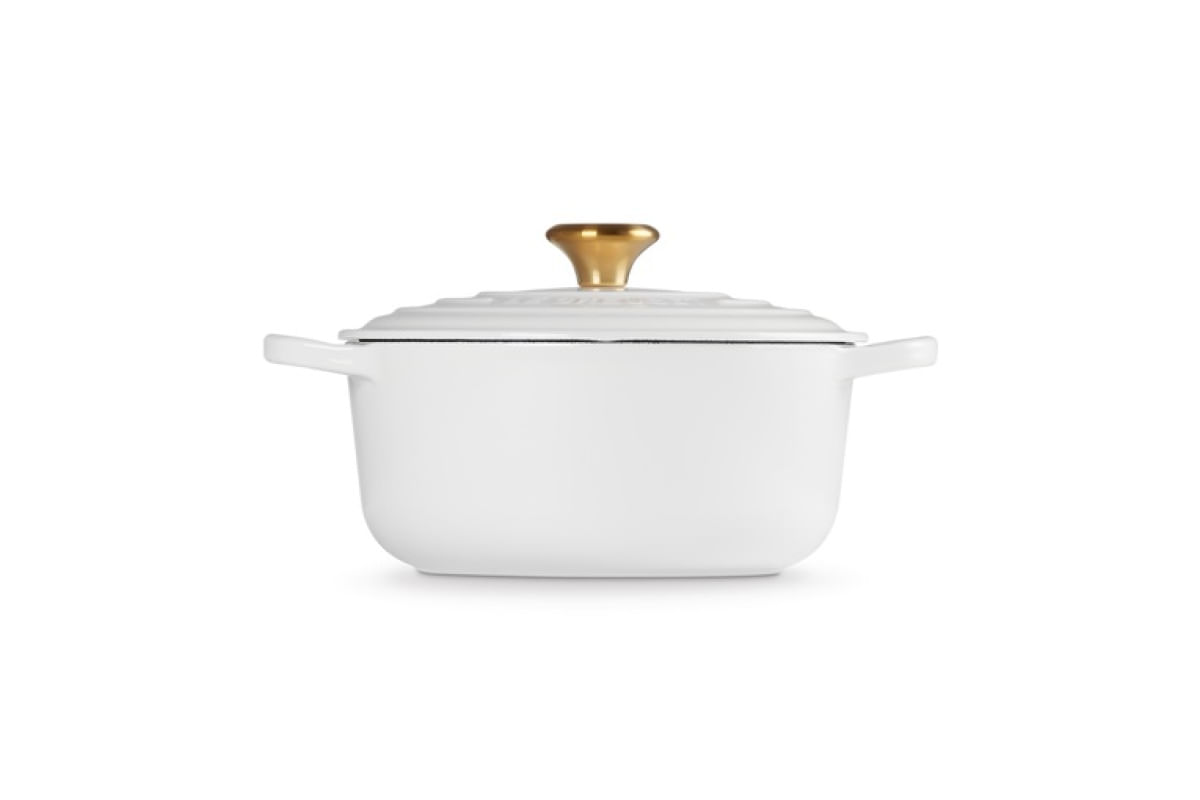 PANELA LE CREUSET REDONDA SIGNATURE PUXADOR DOURADO FERRO ESMALTADO 26CM BRANCO 21177260101441