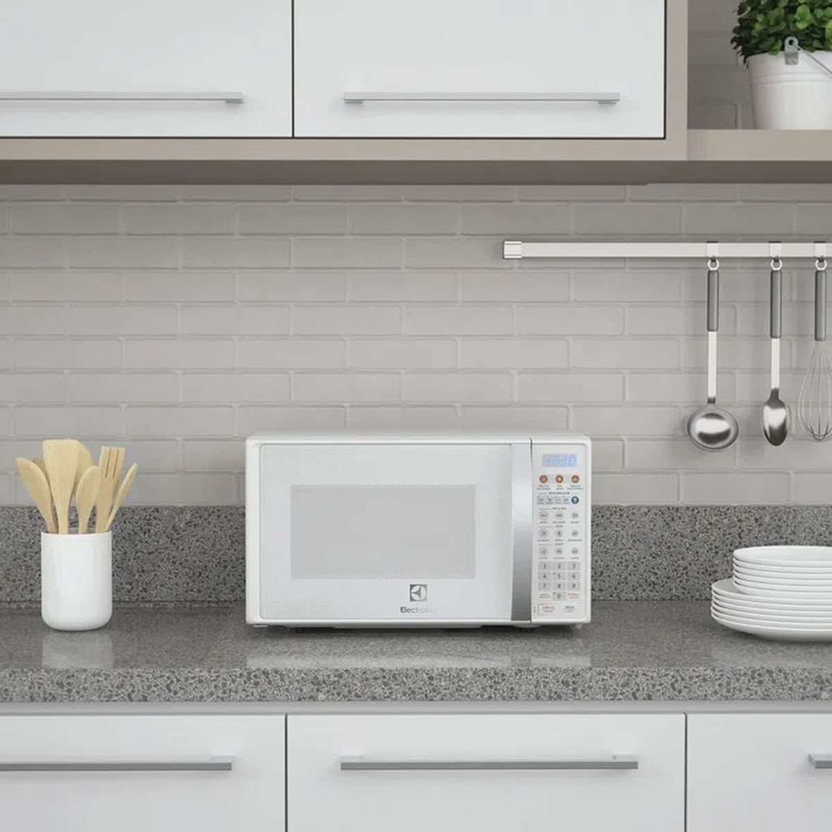 Micro-ondas Electrolux 20L Branco com Função Tira Odor e Descongelar (MTO30) 220V