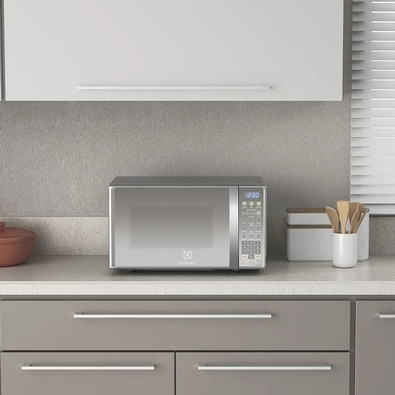 Micro-ondas Electrolux 20L cor Inox Espelhado com Função Tira Odor (MT30S) 127V