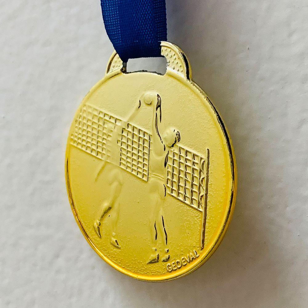 Lote Promocional C- 100 Medalhas Esporte Vôleiball 35mm ouro