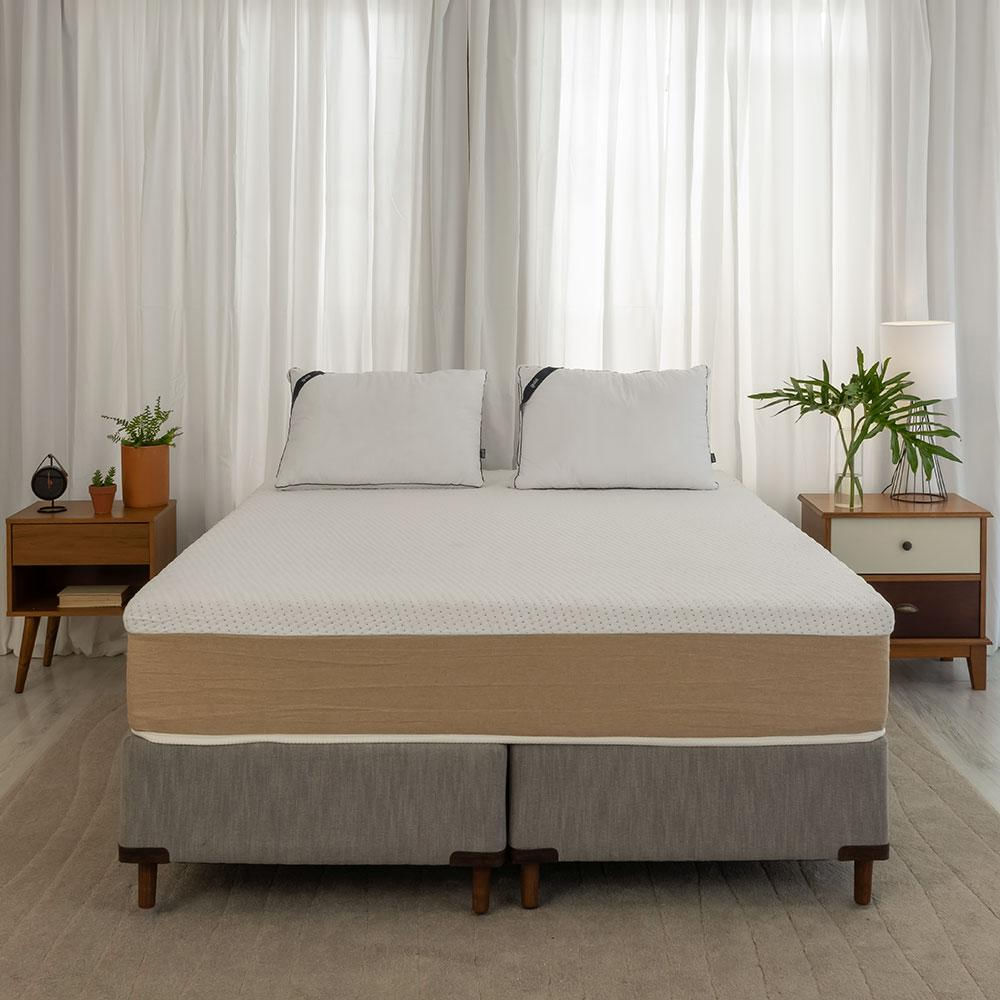 Colchão King Guldi Comfort com Massageador Quântico Molas Ensacadas (30x193x203) Branco e Bege