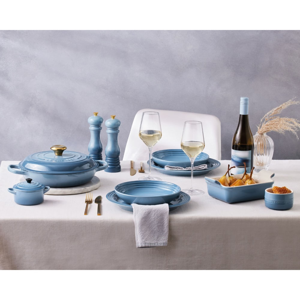 SET LE CREUSET 4 PRATOS RASOS 22CM EM CERÂMICA AZUL CHAMBRAY 79202224347000