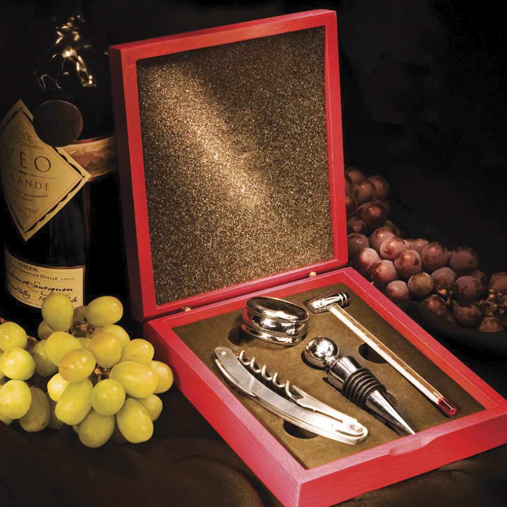 Kit para Vinho Euro com Caixa de Madeira e 4 Peças