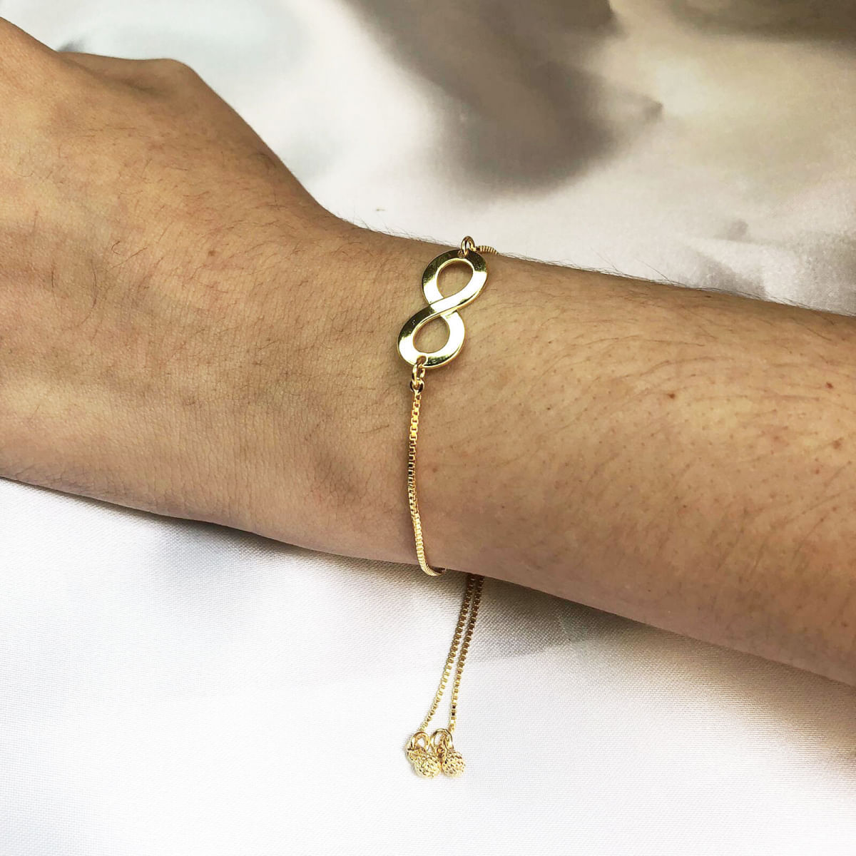 Pulseira Regulável Com Símbolo Do Infinito Folheado Em Ouro 18k