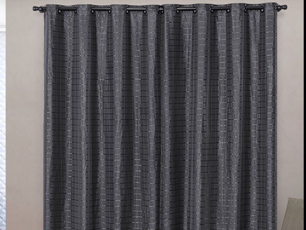 Cortina Blackout Pvc Com Tecido Voil Xadrez 2,80 M X 2,30 M - Preto