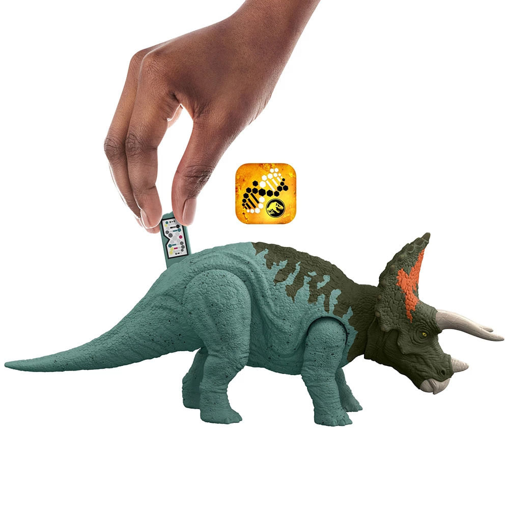 Dinossauro Jurassic World Triceratops Ruge