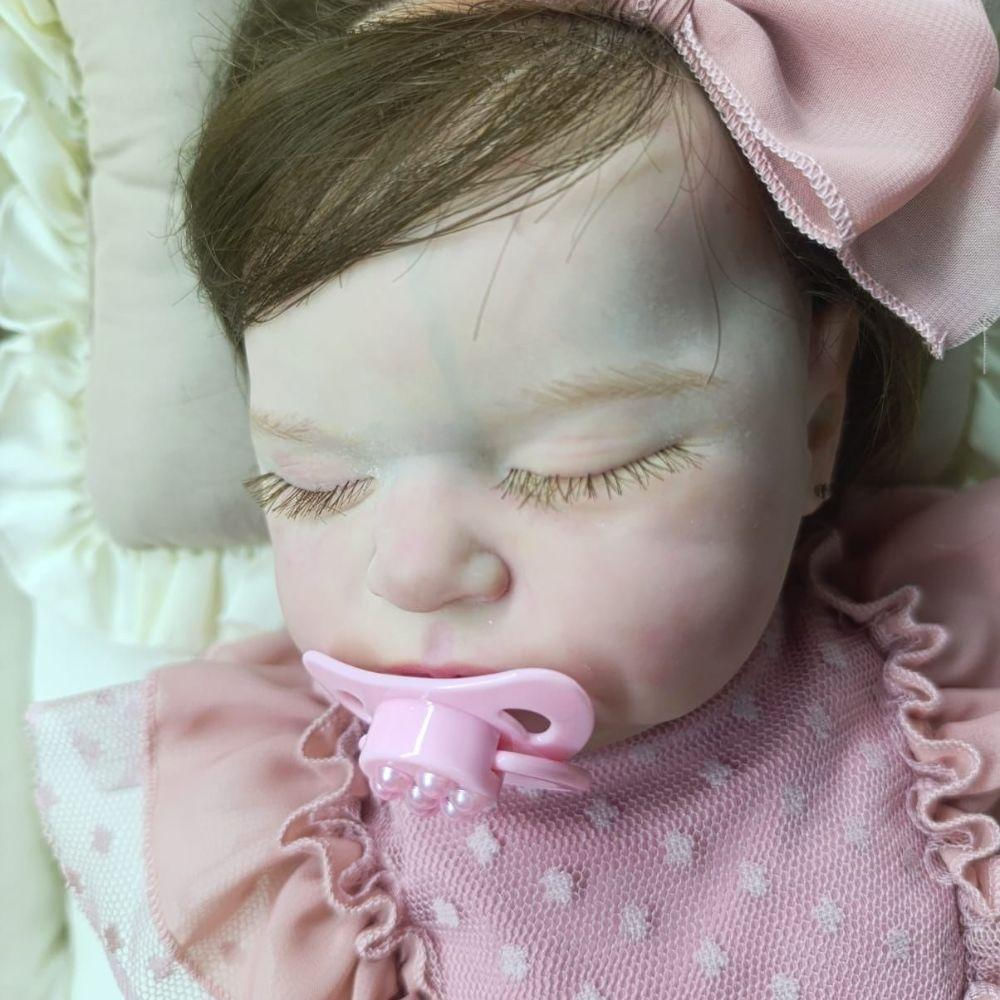 Bebê Reborn Menina Realista Olhos Fechados Artesanal Cabelo Implantado Fio A Fio