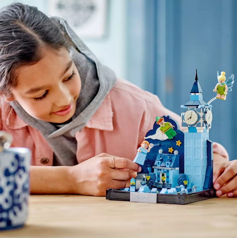 Peter Pan e Wendy&#039s Flight sobre Londres - Lego 43232