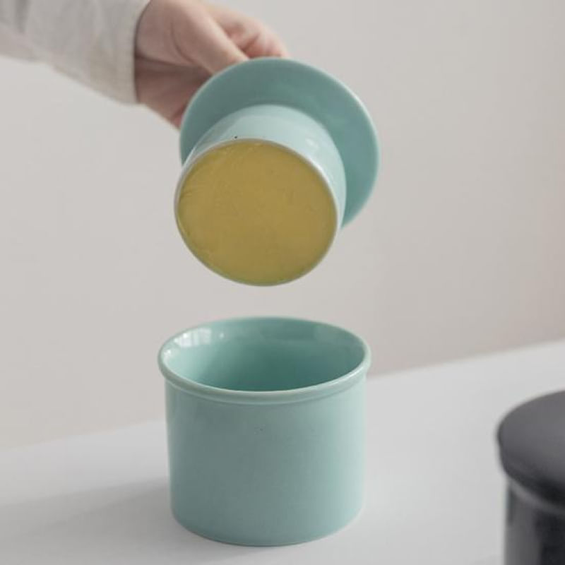 Pote de Manteiga de Cerâmica com Tampa Selada - Design Elegante e Multifuncional