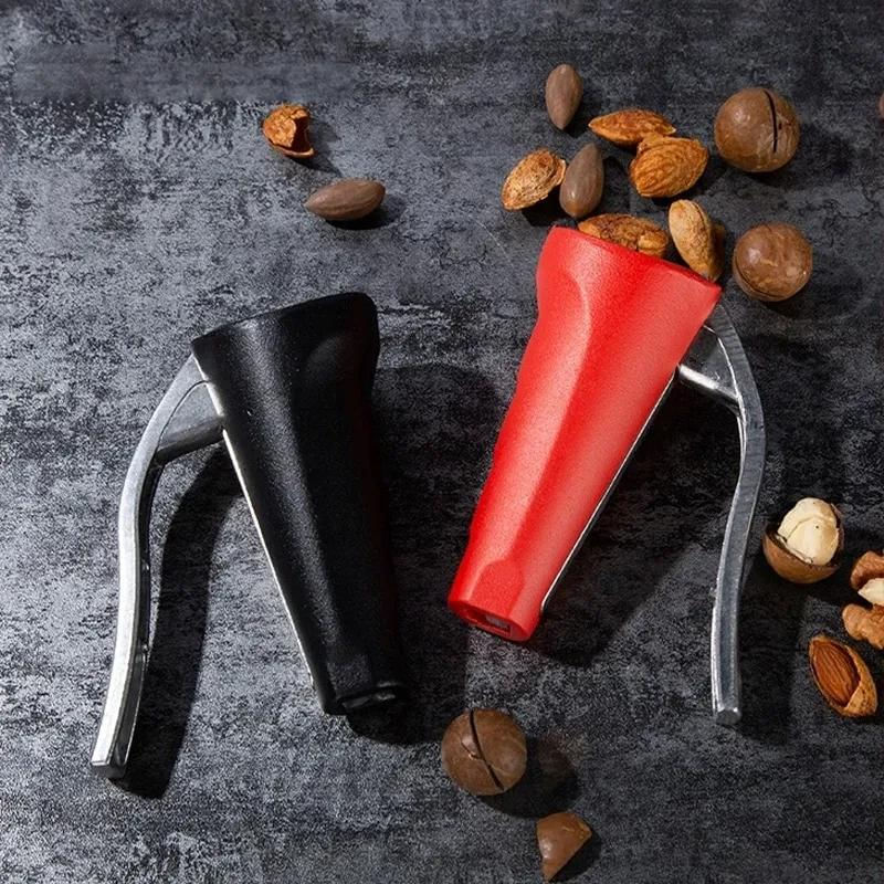 Alicate Quebra-Nozes de Avelã e Noz com Design Ergonômico vermelho