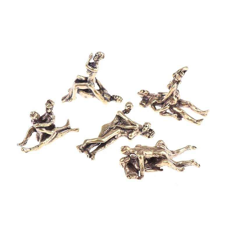 Mini Ornamento Vintage em Latão para Decoração de Bar e Escritório A3