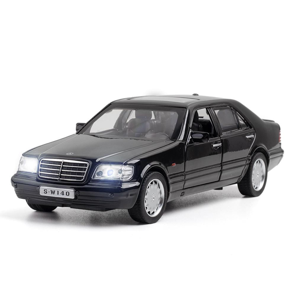 Modelo de Carro Diecast Clássico Benz S-W140 1/32 com Som e Luz