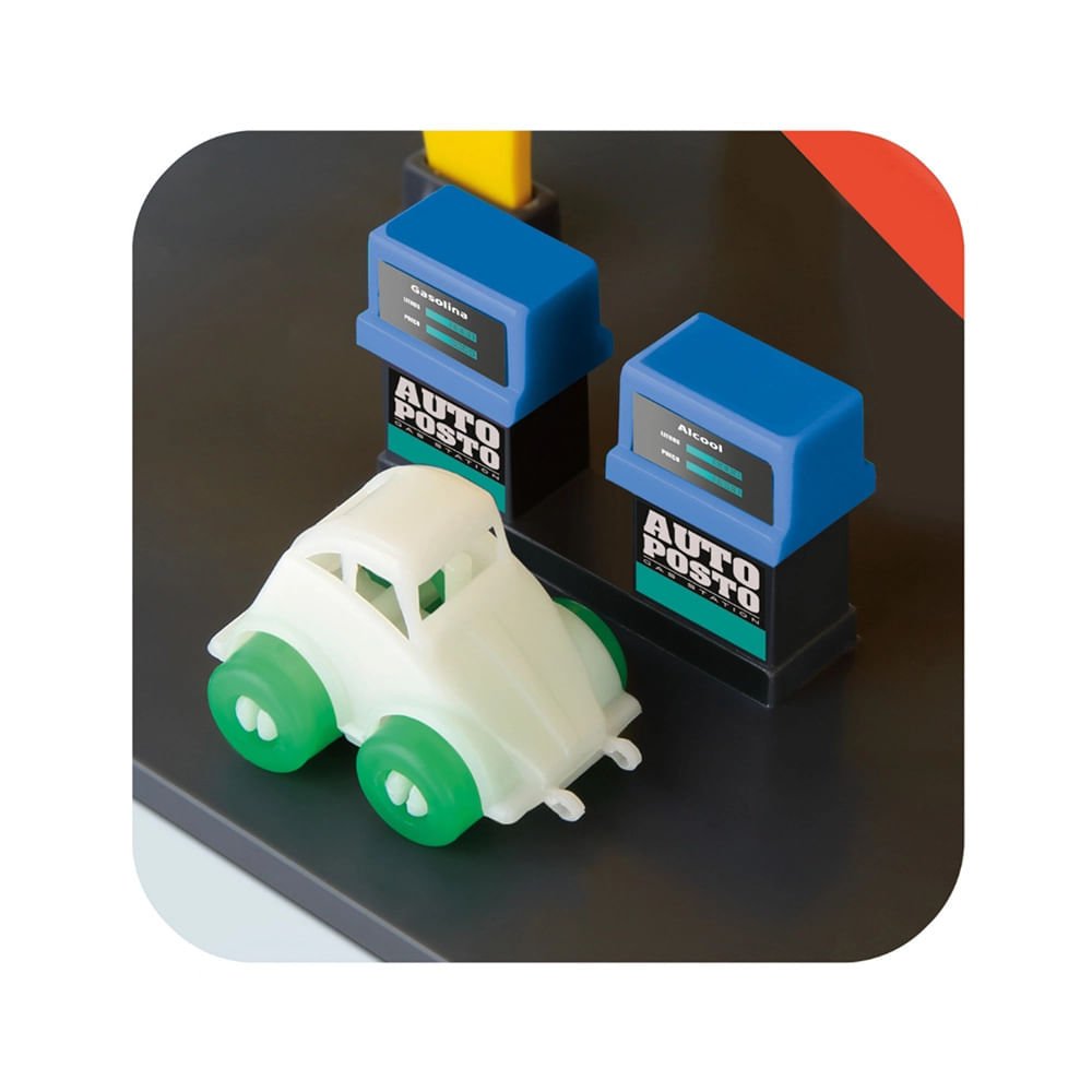 Brinquedo Auto Posto Nig com 2 Carros e Rampa de Acesso